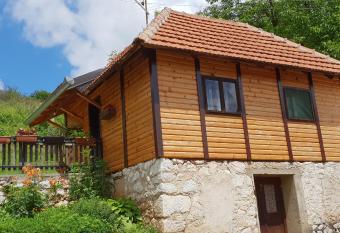 Domacinstvo Prentovic has Balcony rooms