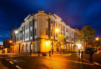 The Grosvenor Hotel allows 18 year olds to book a room