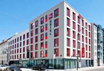 ibis M  nchen City S  d allows 18 year olds to book a room