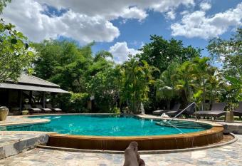 Baan Chai Thung Resort has Balcony rooms