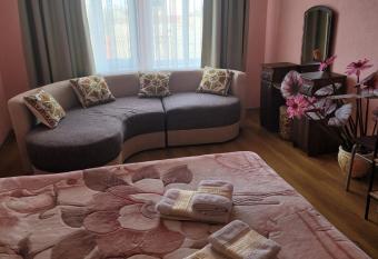 Vodnyi Mir allows 18 year olds to book a room