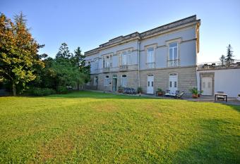 Hotel Villa Garden Braga allows 18 year olds to book a room