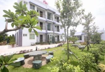 See Happiness has Balcony rooms