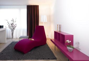 Serviced City Apartments has Balcony rooms