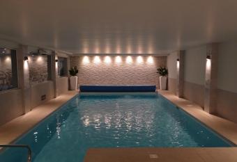 The Beeches Hotel & Leisure Club allows 18 year olds to book a room