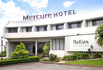 Mercure Charlestown allows 18 year olds to book a room