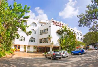 Maya s Kings Kourt allows 18 year olds to book a room