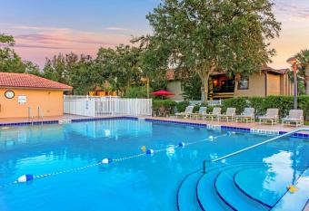 Alhambra Villas has Balcony rooms