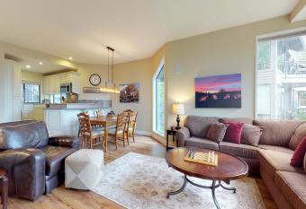 Ponderosa Views has Balcony rooms