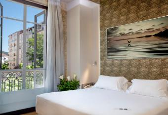 NH Ourense allows 18 year olds to book a room