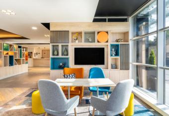 Holiday Inn Stevenage, an IHG Hotel allows 18 year olds to book a room