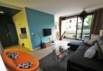 L AXONY 73 has Balcony rooms