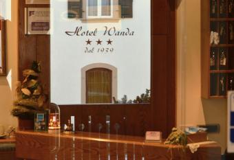 Hotel Wanda has Balcony rooms