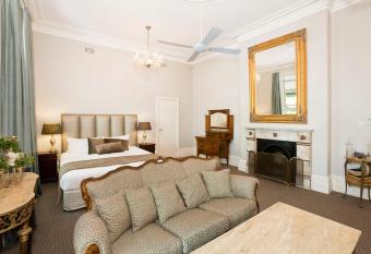 The Hughenden Boutique Hotel has rooms with a private hot tub