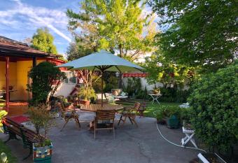 Casa Familiar Las Yerbas allows 18 year olds to book a room