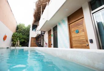 Casa Cielo Canc  n allows 18 year olds to book a room