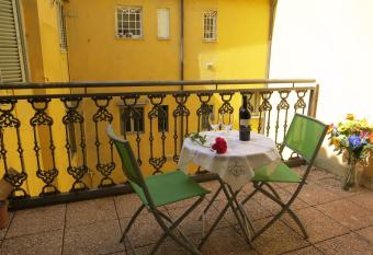 Casa Della Zia has Balcony rooms