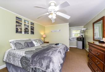 Hickory Falls Inn has Balcony rooms