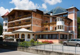 Hotel Cristina has Balcony rooms