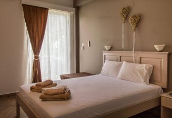 Maltezos Rooms has Balcony rooms