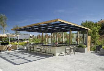 Live Aqua San Miguel de Allende Urban Resort has rooms with a private hot tub