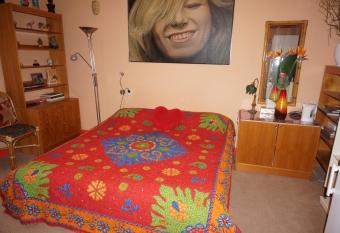 Xaviera s Bed and Breakfast has Balcony rooms