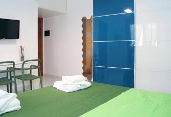 MarArte B&B allows 18 year olds to book a room