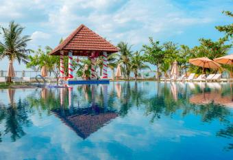 Le Pondy has Balcony rooms