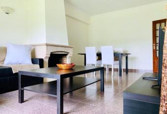 S  nia&Irene Apartments allows 18 year olds to book a room