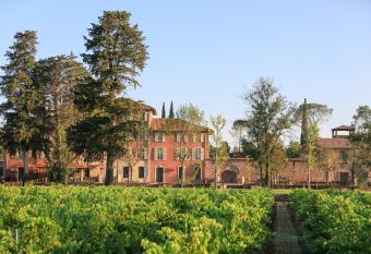 Ch  teau Saint Roux Le Luc-Le Cannet des Maures allows 18 year olds to book a room