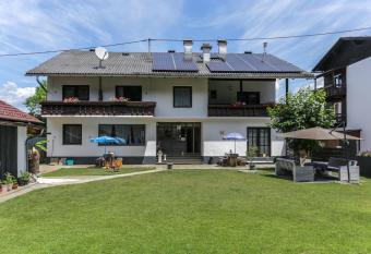 Pension Villa Louise has Balcony rooms