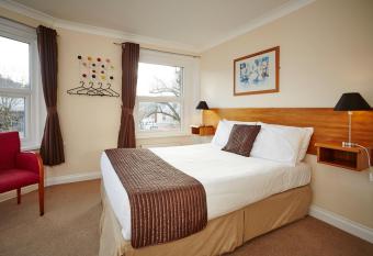 The Terrace Lodge Hotel allows 18 year olds to book a room