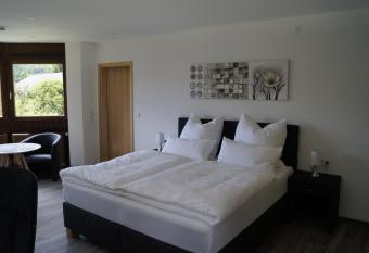 Am Irrenbachle has Balcony rooms