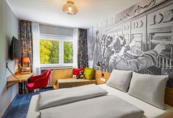 tinyTwice Hotel Bonn allows 18 year olds to book a room