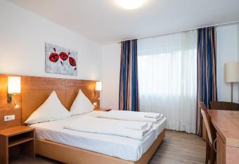 G & L Hotel has Balcony rooms