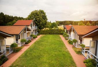 Poilsio namai  allows 18 year olds to book a room