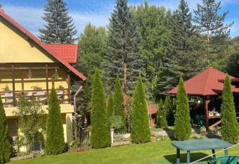 Casa Galbena has Balcony rooms