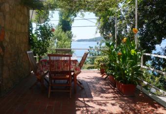 Family Desin Apartments has Balcony rooms