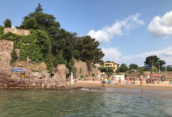Hotel La Calanque has Balcony rooms