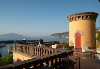 Marina Piccola 73 has Balcony rooms