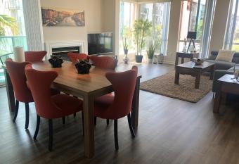 Breathtaking Appartment in the heart of marina Del Rey/ Venice Beach has Balcony rooms