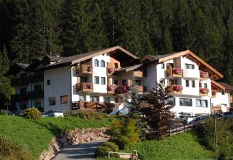 Hotel Terme Antico Bagno has Balcony rooms