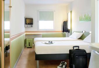 ibis budget Alicante allows 18 year olds to book a room
