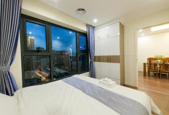 Hi-Home - Imperia Garden has rooms with a private hot tub