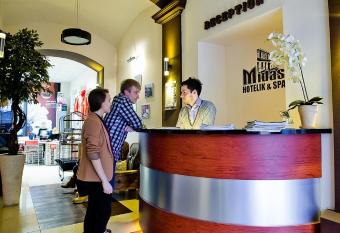 Midas Strzy    w has Balcony rooms