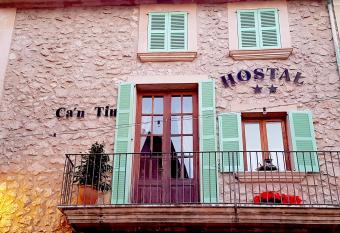 Hostal Ca n Tiu has Balcony rooms
