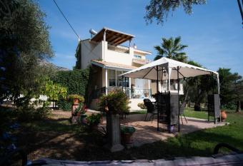 Sunny Garden villa has Balcony rooms