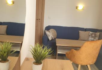 Priyateli - Friends has Smoking/Balcony rooms