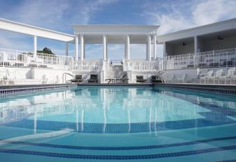 The Grand Resort has rooms with a private hot tub