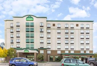 Wingate by Wyndham Regina allows 18 year olds to book a room